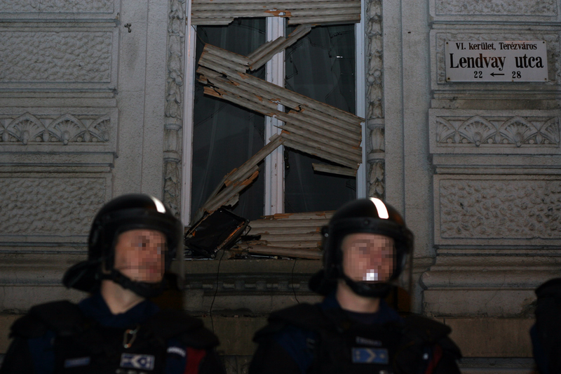 Illustration for article titled This Is How Hungarians Are Protesting Against Proposed Internet Tax